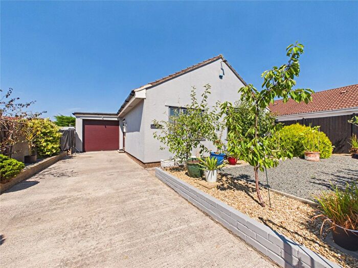 2 Bedroom Bungalow For Sale In Burchells Avenue, Kingswood, Bristol, BS15