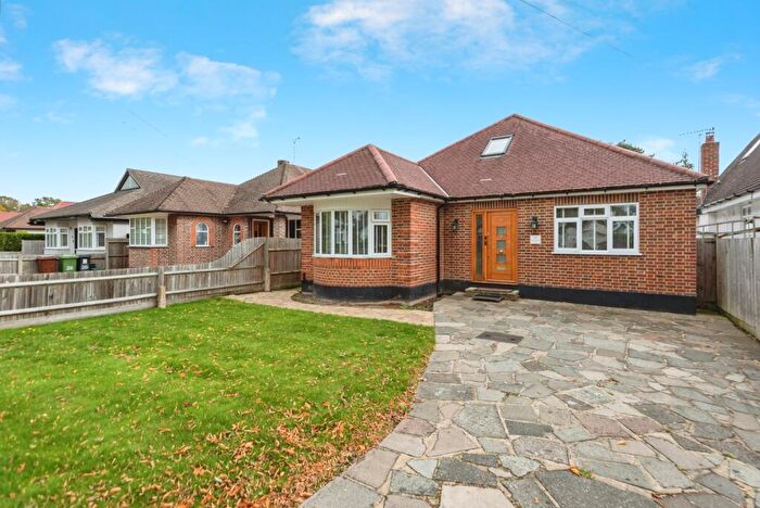 5 Bedroom Bungalow For Sale In Salisbury Road, Worcester Park, Surrey, KT4