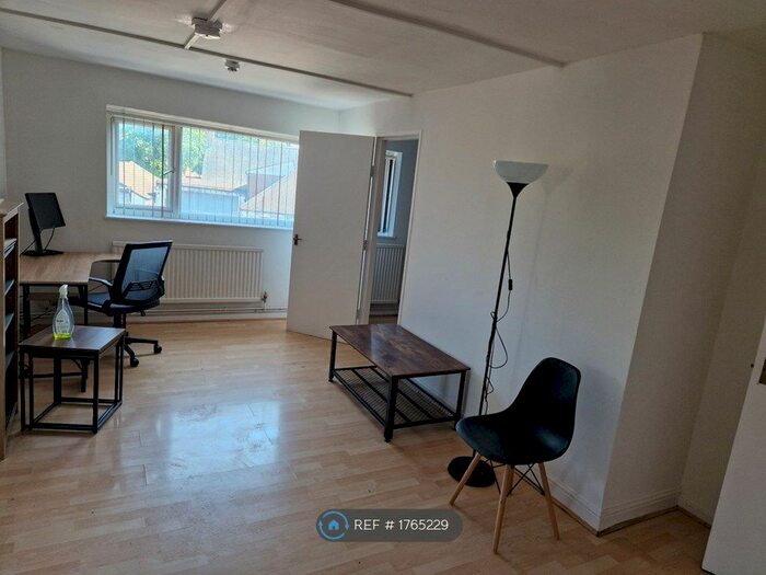 1 Bedroom Flat To Rent In Crossways Hall, Leeds, LS9