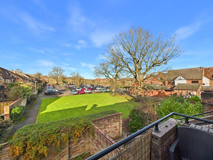 1 Bedroom Flat For Sale In Maiden Place, Lower Earley, RG6