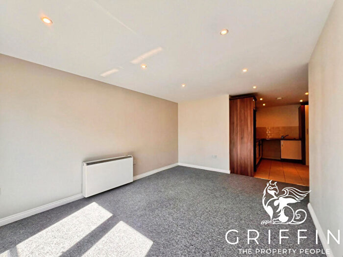 2 Bedroom Flat To Rent In Lansdowne Road, Tilbury, RM18