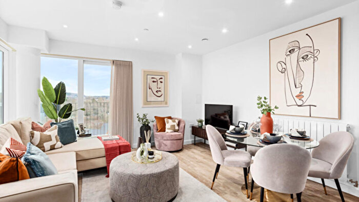 2 Bedroom Flat For Sale In Pegler Square Kidbrooke Village Greenwich, London, SE3