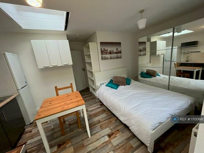 Studio To Rent In Edgware, Edgware, HA8