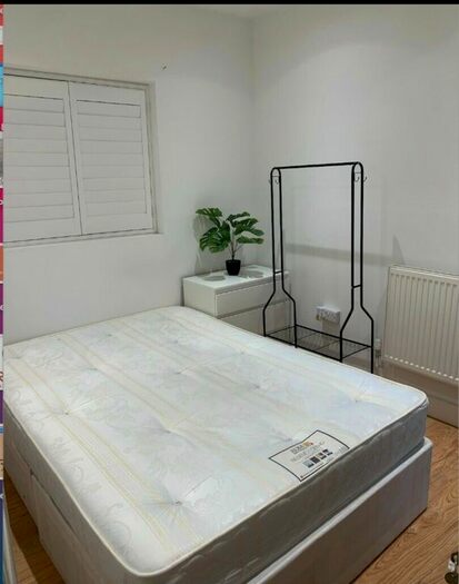 Studio To Rent In Cedar Park Road, Enfield EN2