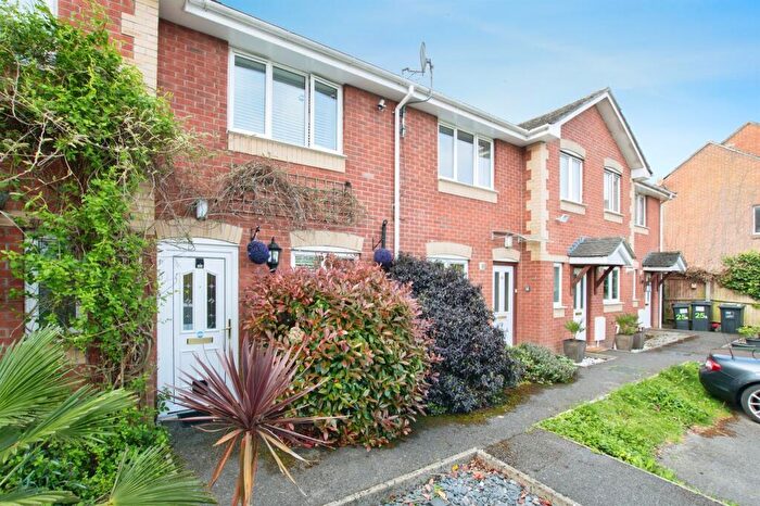 3 Bedroom Terraced House For Sale In Markham Close, Bournemouth, BH10