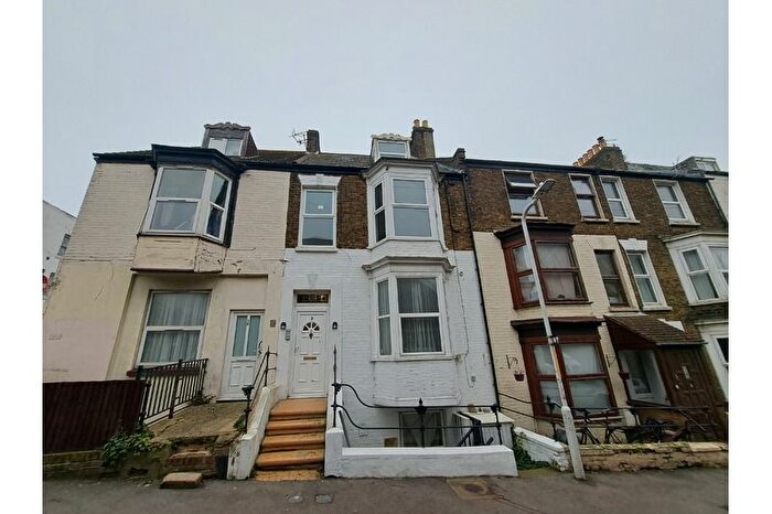 3 Bedroom Maisonette To Rent In Grotto Hill, Thanet, Margate, CT9