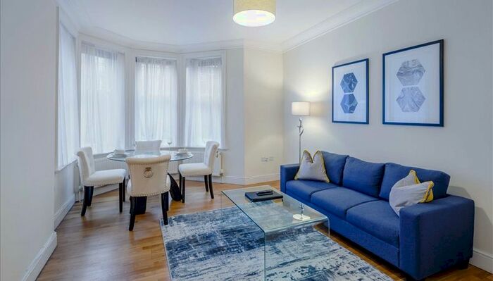 1 Bedroom Flat To Rent In Hamlet Gardens, Ravenscourt Park, London, W6