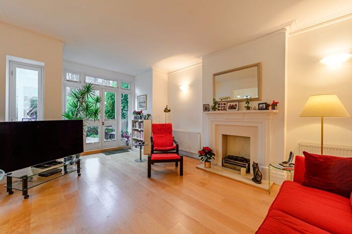 2 Bedroom Flat For Sale In Goldhurst Terrace, South Hampstead, NW6