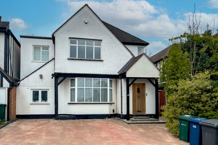 5 Bedroom Detached House To Rent In Glendale Avenue, Edgware, HA8
