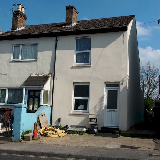 2 Bedroom Semi-Detached House To Rent In Duncan Road, Gillingham, Kent, ME7