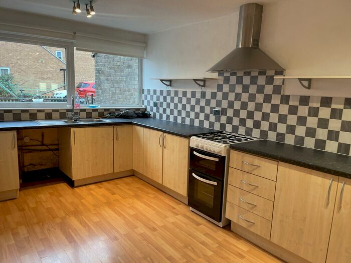 3 Bedroom End Of Terrace House To Rent In Woodroffe Square, Calne, SN11