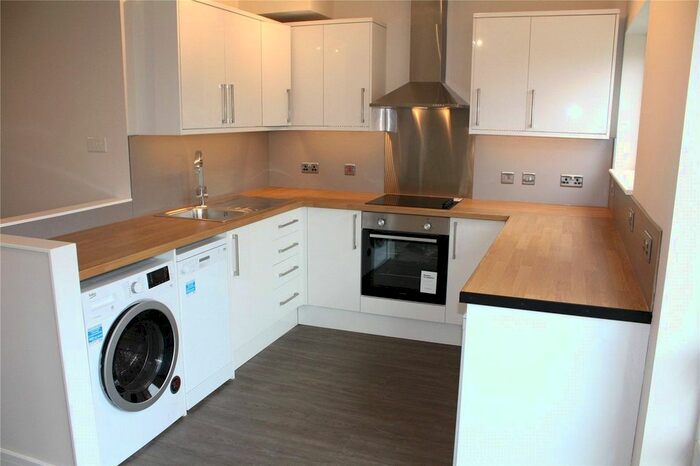 1 Bedroom Flat To Rent In Belgravia Court, Bath Road, Reading, Berkshire RG30