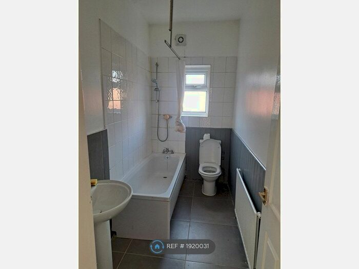 2 Bedroom Terraced House To Rent In Kenyon Street, Manchester, M18