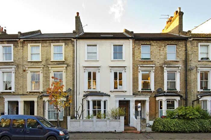 1 Bedroom Flat To Rent In Cricketfield Road, Clapton, London, E5