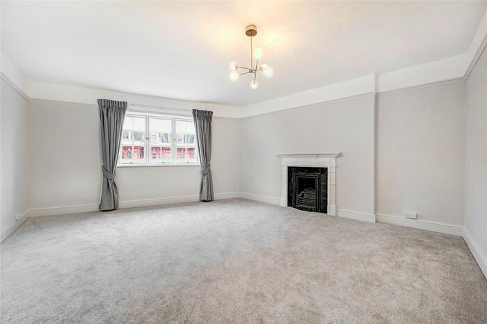 2 Bedroom Flat To Rent In Exhibition Road, London, SW7