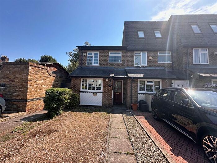 2 Bedroom End Of Terrace House To Rent In Lych Gate Walk, Hayes, UB3