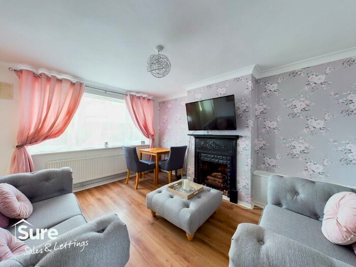 1 Bedroom Ground Maisonette To Rent In Long Arrotts, Hemel Hempstead, HP1