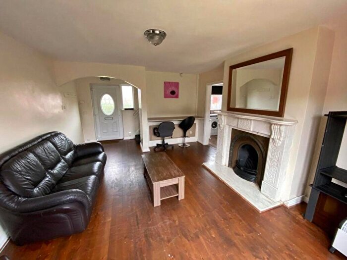 3 Bedroom Semi Detached House To Rent In Yew Tree Road, Manchester, Greater Manchester, M14