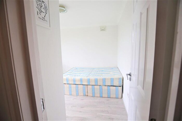 1 Bedroom Flat To Rent In Camden Road, London, N7