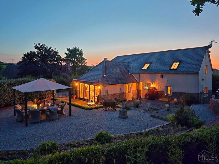 3 Bedroom Barn Conversion For Sale In Inwardleigh, Okehampton, Devon, EX20