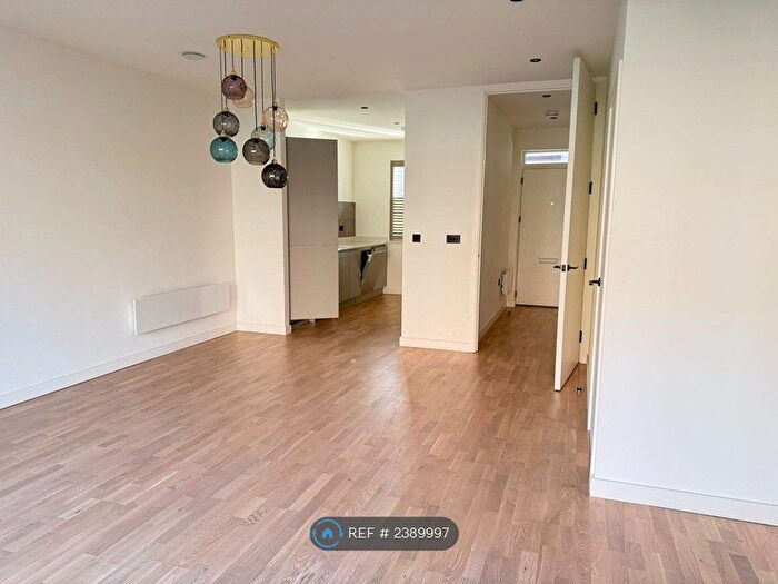 2 Bedroom Terraced House To Rent In South Loop Park, Birmingham, B16