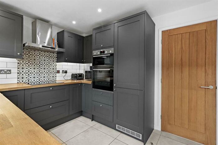 3 Bedroom End Of Terrace House For Sale In St. Boswells Close, Hailsham, BN27