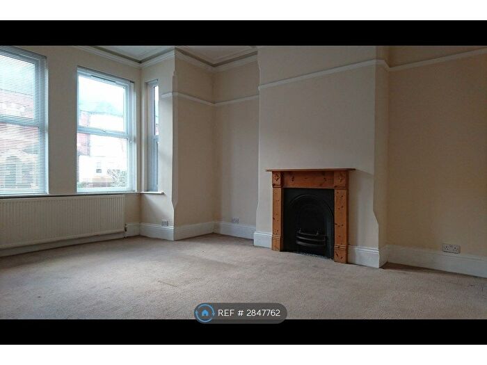 2 Bedroom Flat To Rent In Waldeck Road, Nottingham, NG5
