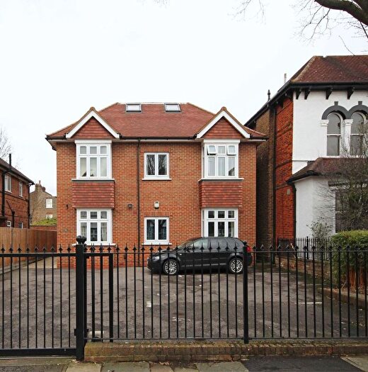 2 Bedroom Flat To Rent In Acacia Road, Acton, W3