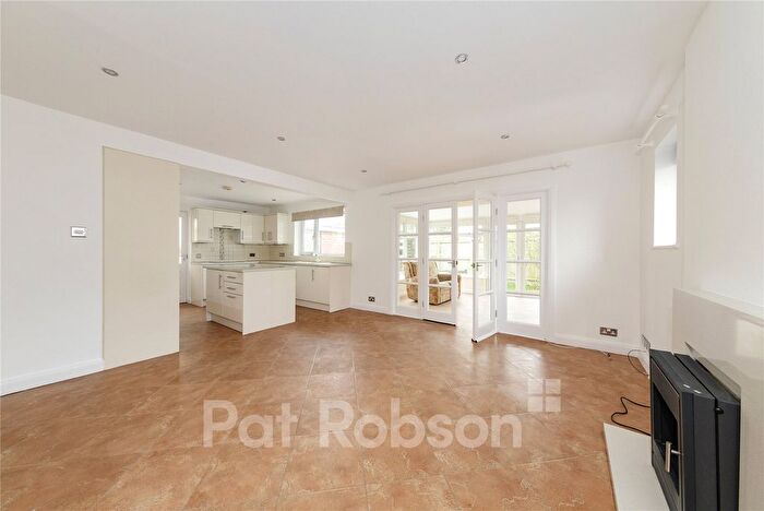 2 Bedroom Bungalow To Rent In Grindon Close, Whitley Bay, Tyne And Wear, NE25