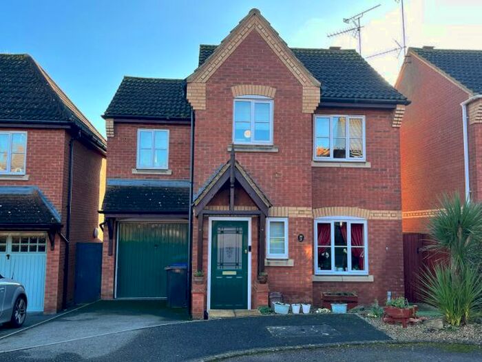 3 Bedroom Detached House To Rent In Nightingale Close, Lang Farm, Daventry, NN11