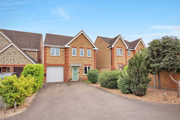 4 Bedroom Detached House For Sale In Lilac Grove, Rushden, NN10