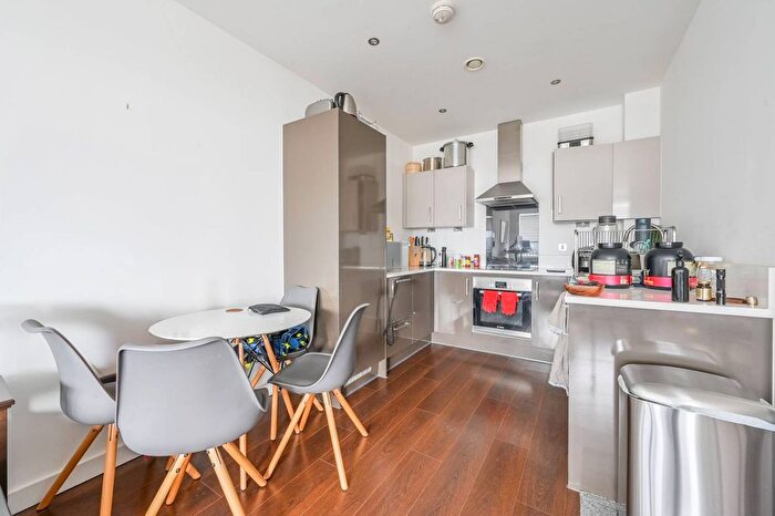 1 Bedroom Flat For Sale In Baillie Apartments, Gallions Reach, London, E16