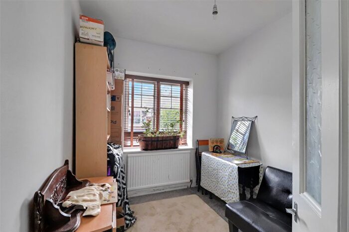 3 Bedroom Flat To Rent In Summerland Avenue, Minehead, Somerset, TA24