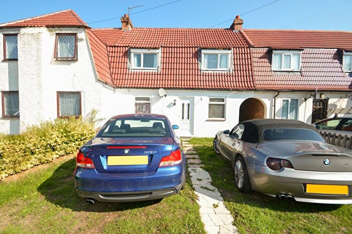 2 Bedroom Terraced House To Rent In Elliman Avenue, Slough, Berkshire, SL2