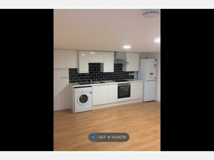 Studio To Rent In Hadley Wood, Hadley Wood, EN4
