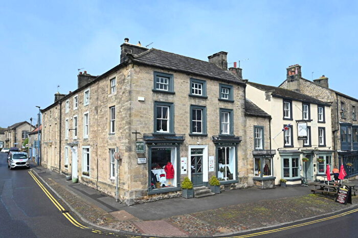 2 Bedroom Apartment To Rent In Silver Street, Masham, Ripon, North Yorkshire, HG4
