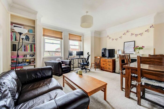 2 Bedroom Flat To Rent In Fulham Road, Parsons Green, London, SW6
