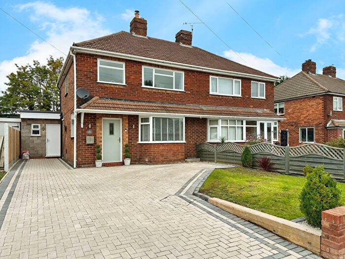 3 Bedroom Semi-Detached House For Sale In Lawnswood Avenue, Tettenhall, Wolverhampton, WV6