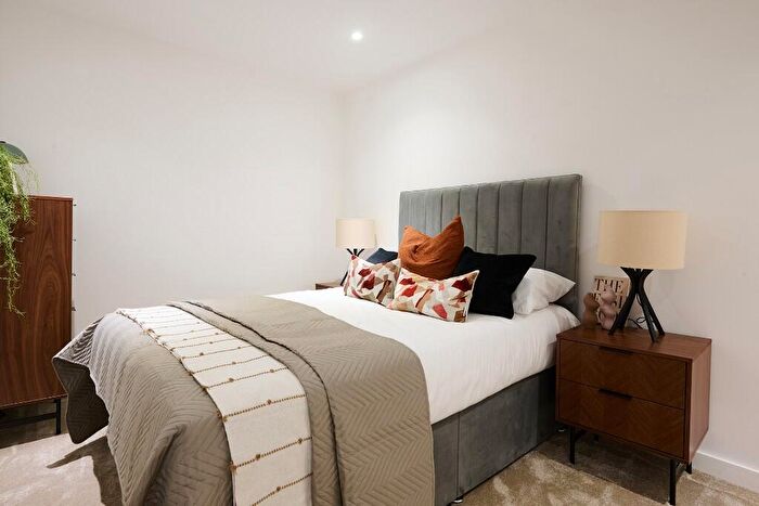 Apartment To Rent In Aspire, Herschel Street, Slough, SL1
