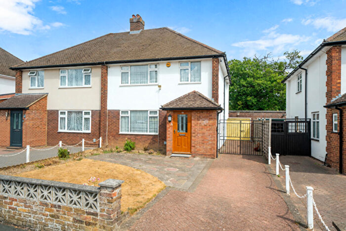 Semi-Detached House For Sale In Brickfield Avenue, Leverstock Green, Hemel Hempstead, Hertfordshire, HP3