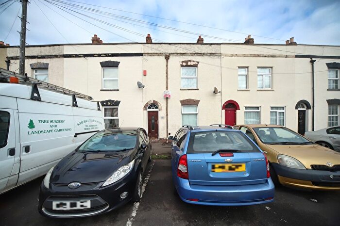 3 Bedroom Terraced House For Sale In St. John Street, Bridgwater, TA6