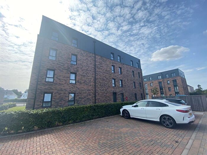 2 Bedroom Flat To Rent In Kestrel Way, Perth, PH1