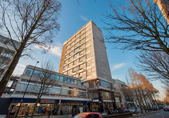 2 Bedroom Flat For Sale In Flat Campden Hill Towers, Notting Hill Gate, London, W11