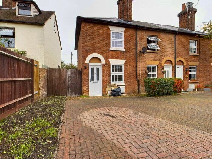 2 Bedroom End Of Terrace House To Rent In Garden Road, Tonbridge, Kent, TN9