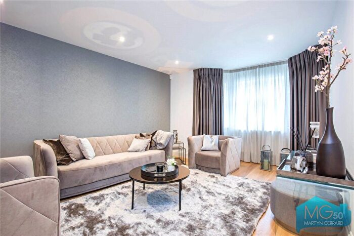 4 Bedroom Apartment To Rent In Colney Hatch Lane, London, N10