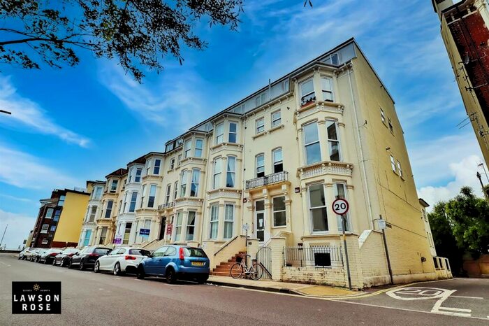 2 Bedroom Flat To Rent In - Clarendon Road, Southsea, PO4