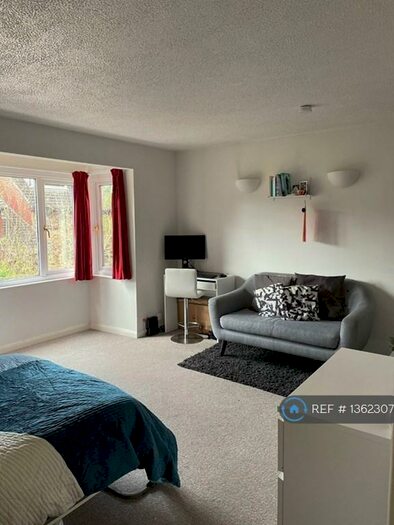 Studio To Rent In Langley, Slough, SL3