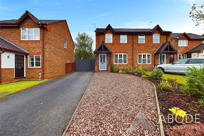 3 Bedroom Semi Detached House To Rent In Sorrel Close, Uttoxeter, ST14