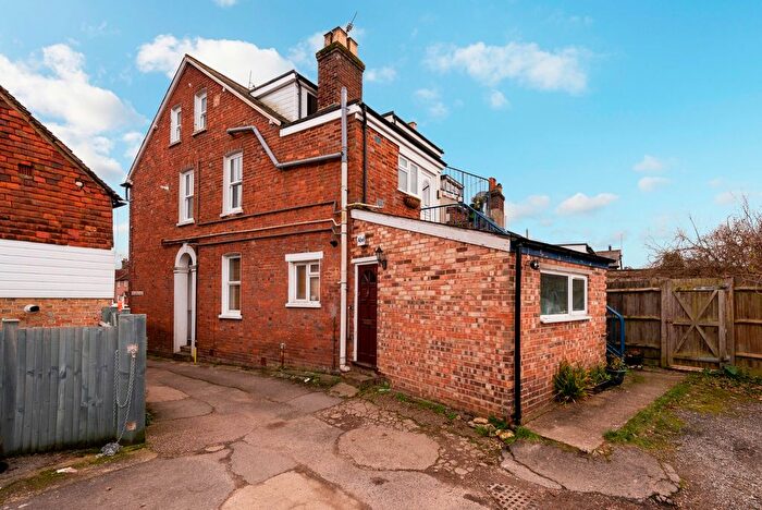 3 Bedroom Maisonette To Rent In Mill Hill, Edenbridge, TN8