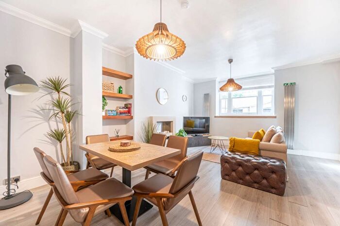 2 Bedroom Flat For Sale In Gloucester Terrace, Lancaster Gate, London, W2